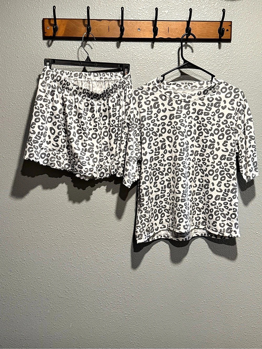 Leopard Print Short Sleeve Set Size Medium